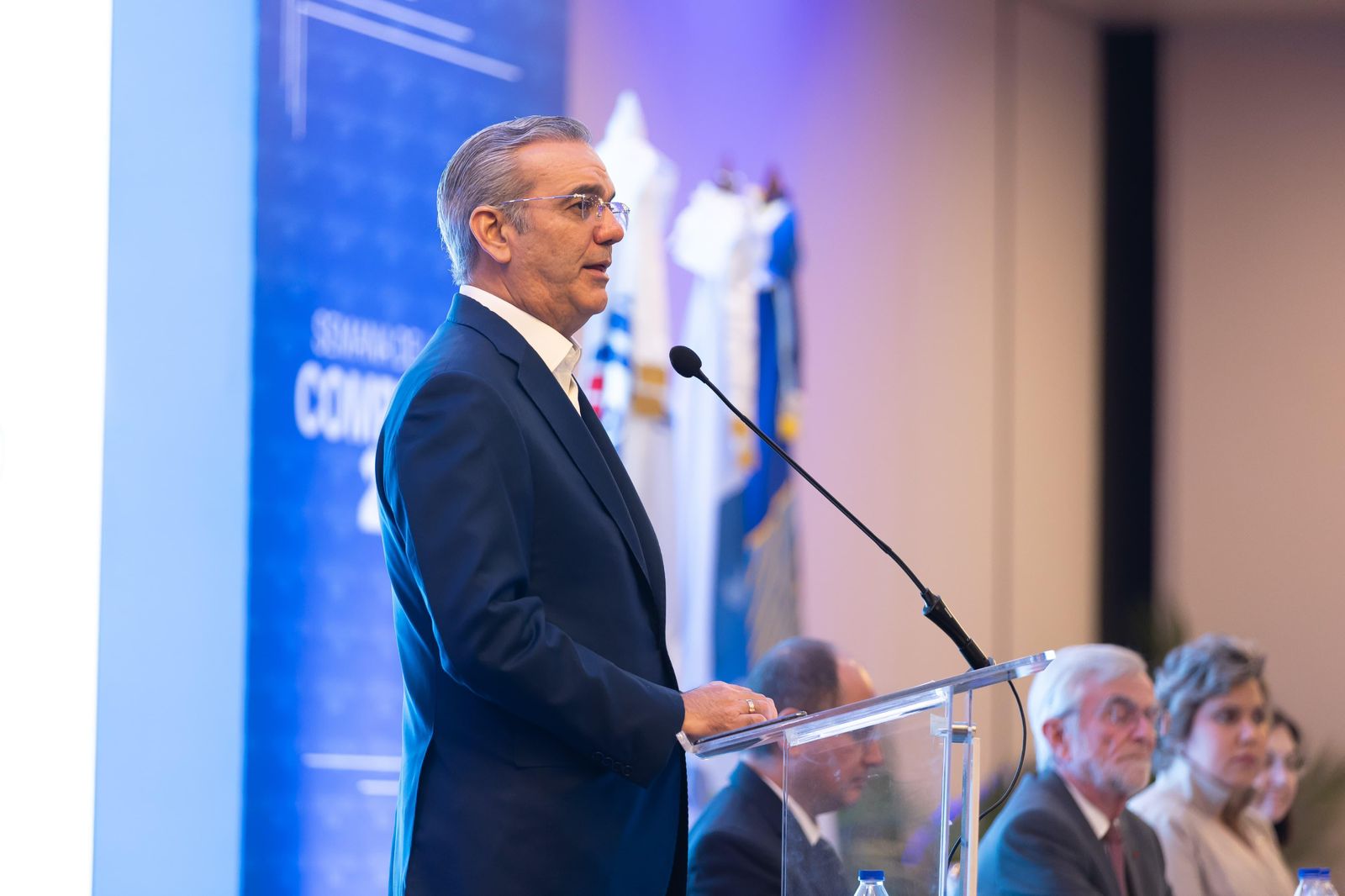 Presidente Luis Abinader manifiesta su compromiso con actualizar Ley de Defensa de la Competencia y fortalecer los recursos de Pro-Competencia - Comisión Nacional de Defensa de la Competencia